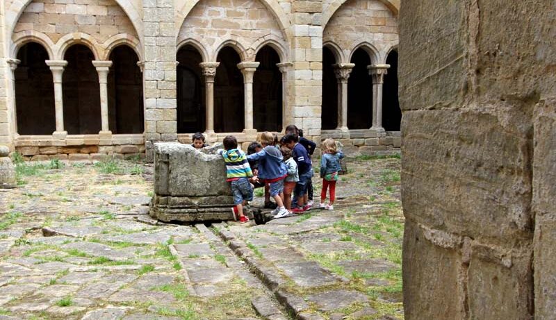 Actividades "Te vas a quedar de piedra" 2015_claustro